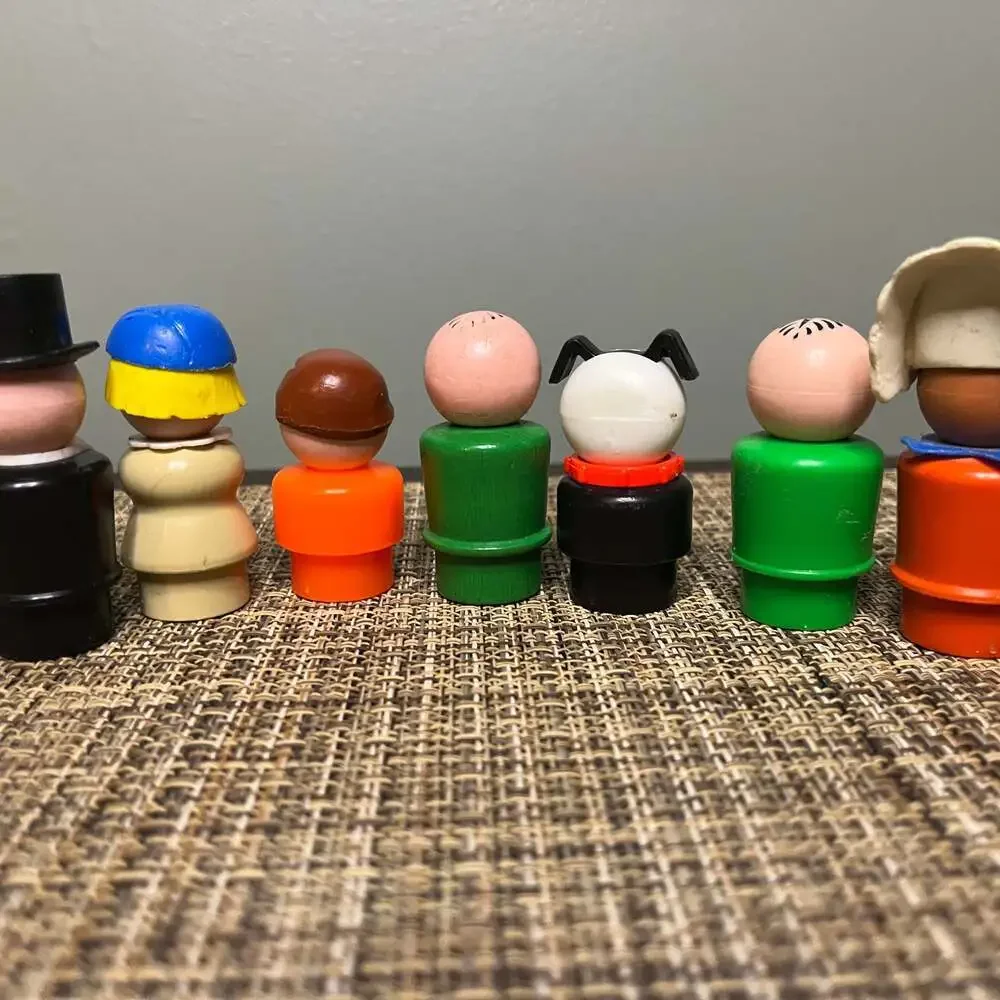 Fisher Price Vintage Little People Lot of 7 Figures Wood & Plastic Parts Toys - Picture 3 of 3